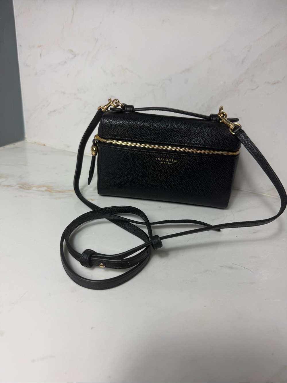 TORY BURCH SLIM ROMY TOP HANDLE
BAG in Black Leather Crossbody Bag  new - Picture 12 of 12